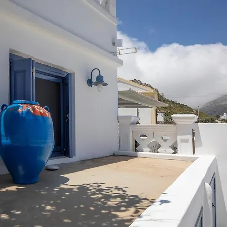 Thea Menetes Lägenhet Menetaí