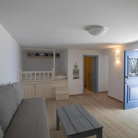 Thea Menetes Apartament Menetaí
