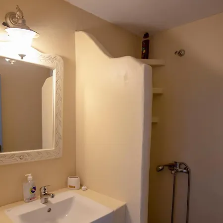 Thea Menetes Menetaí