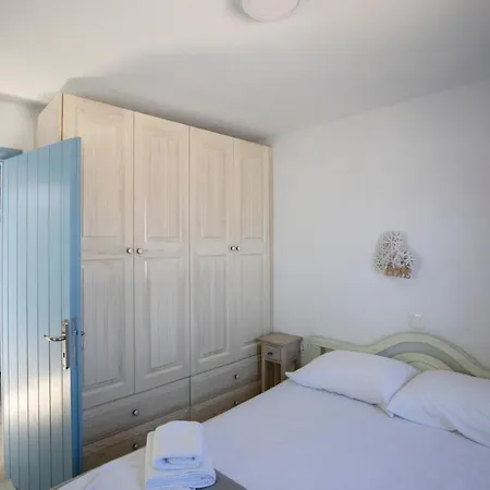 Apartment Thea Menetes *