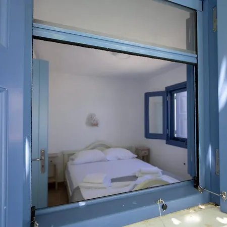 Thea Menetes * Menetaí