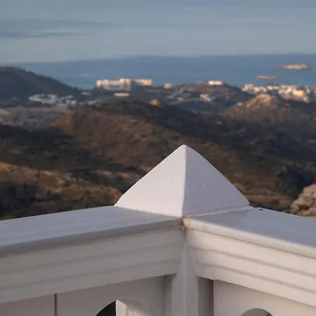 Thea Menetes Menetaí