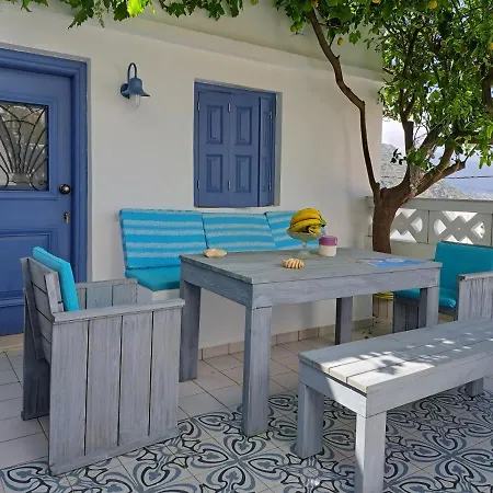 Thea Menetes Apartment *