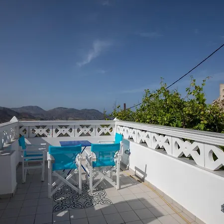 Thea Menetes * Menetaí