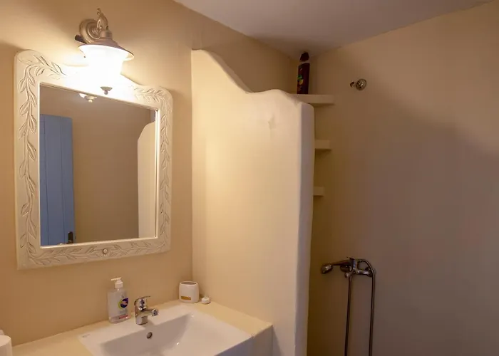 Thea Menetes Menetaí