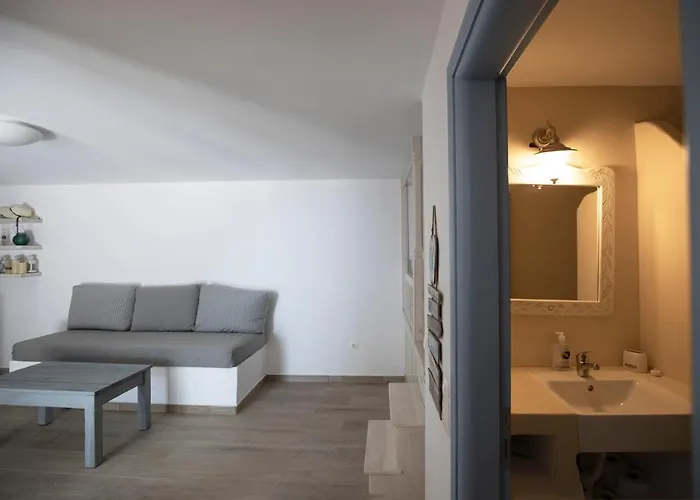 Thea Menetes Menetaí