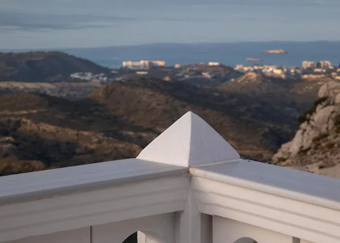 Thea Menetes Menetaí