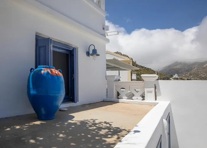 Thea Menetes アパート Menetaí