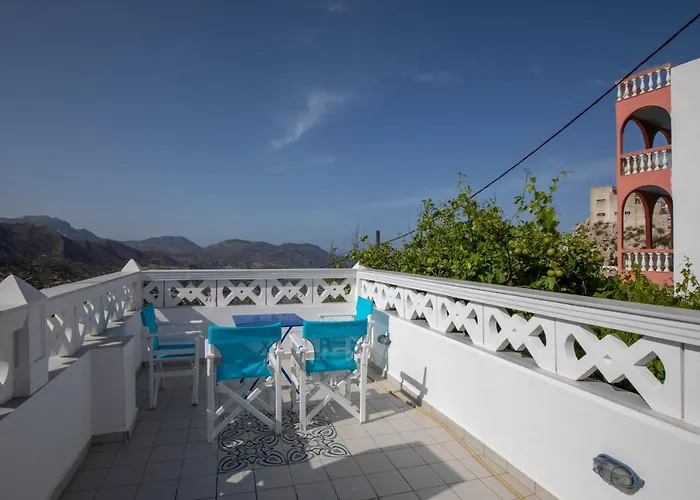 Thea Menetes * Menetaí