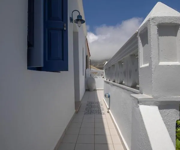 Thea Menetes アパート Menetaí