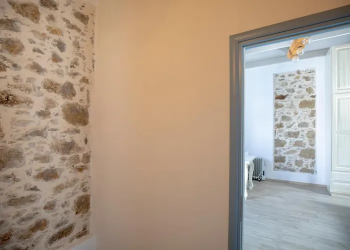 アパート Thea Menetes *